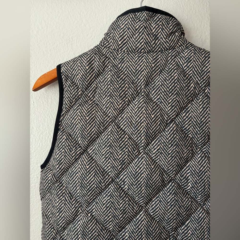J. Crew Printed Quilted Herringbone Puffer Vest Black White Women Extra Small XS - Picture 5 of 7